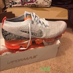 Brand new Nike vapormax unisex size 9! Never worn